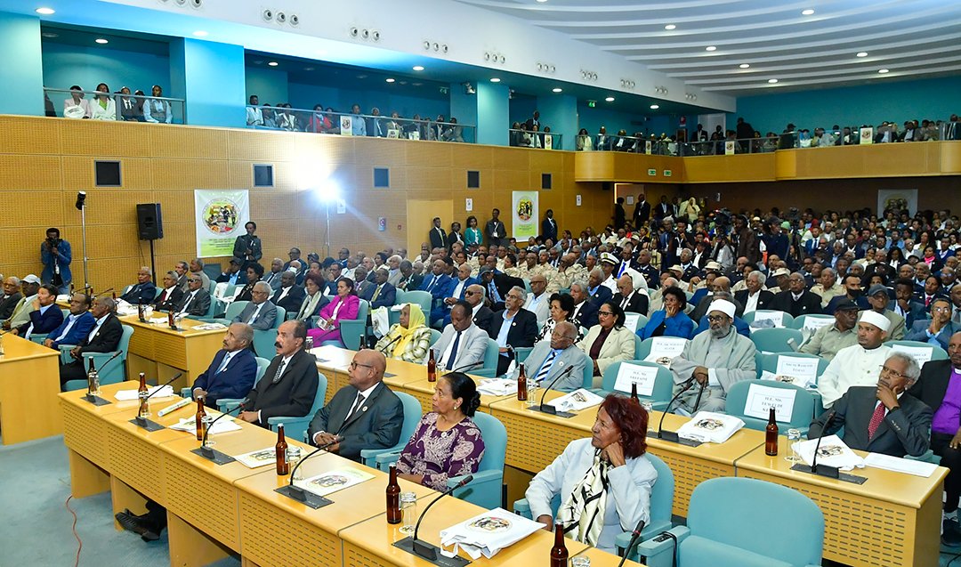 hawelti's tweet photo. ቃል ፕረዚደንት ኢሳይያስ ኣፈወርቂ ኣብ መኽፈቲ ሲፖዝዩም ዝኽሪ ወርቃዊ እዮቤልዩ ምምስራት ቤት-ትምህርቲ ሰውራ  

"...ቅድሚ 50 ዓመታት ጥራይ ዘይኰነ፡ ቅድሚኡ ዝነበረ ናይዛ ሃገር ሓይሊ’ውን፡ ሃብቲ ሰብ’ዩ። ናይ ሰብ ሃብትን ሓይልን ዝራባሕ ከኣ፡ ብፍልጠት፡ ትምህርትን ተመክሮ ስራሕን’ዩ። ሎሚ ኸኣ፡ ነዚ ሓድሽ ምዕራፍ ንኸፍቶ ዘሎና፡ መቐጸልታ ናይ’ቲ ዝተመስረተ ናይ 50 ዓመ��ት ዝኽሪ’ዩ"።

https://t.co/2xhkGHOMQR