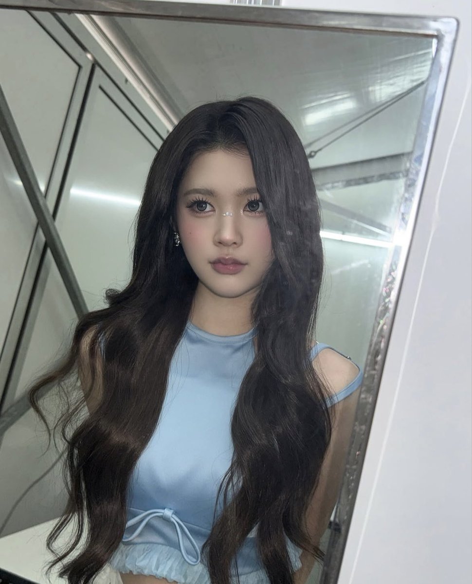 oo5923's tweet photo. 인스타사진 ㅈㄴ중간이없고 난리 https://t.co/Hn75ayE2Py
