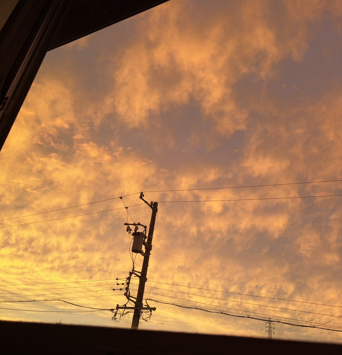 Kyo_sorairo's tweet photo. 微妙に変わって行く
空の色

#夕空
#夕焼け https://t.co/Y6YNzHSHgb