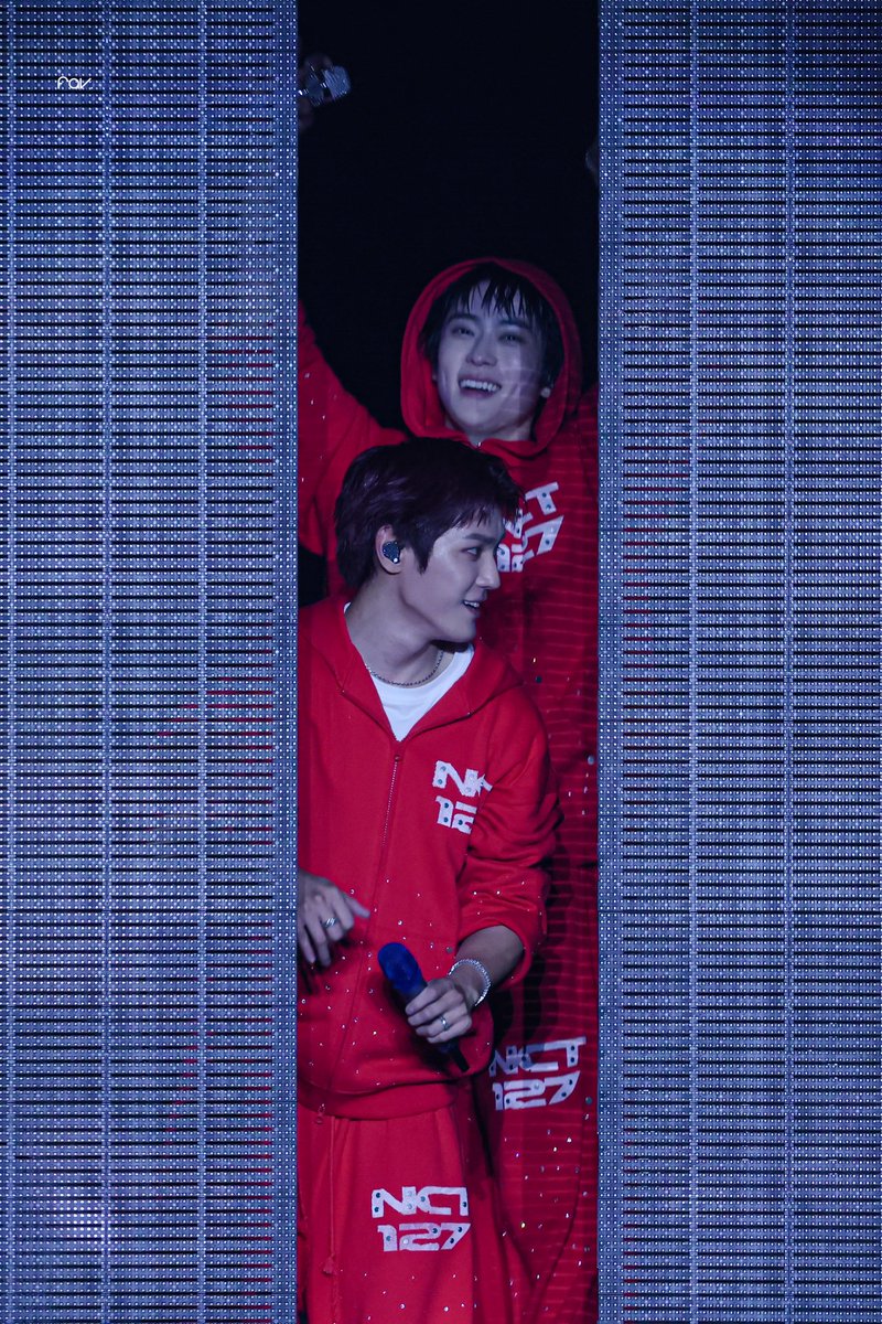 favourite_127's tweet photo. 🌹: Call me if you need anything.  
🍑: 010-… 😉

#NCT127 #재현 #태용 https://t.co/FMiKtgqCED