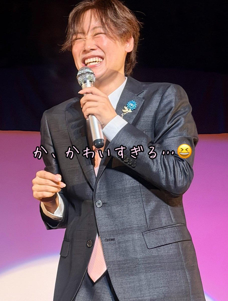sapikovv's tweet photo. ☆9.20石岡健康センター♬◡̈⃝︎ 
今日のcover『ブルースカイブルー』初披露🎶
高2の頃にYouTubeで歌ってたの覚えてるから、
今日生で聴けたの激アツすぎた😭これからポップスもどんどん歌うって‼︎
楽しみすぎるんだけど🎶
次は何歌うのかな🫶🏻
#中村唯人
#石岡健康センター https://t.co/LcmPHF8Bq3