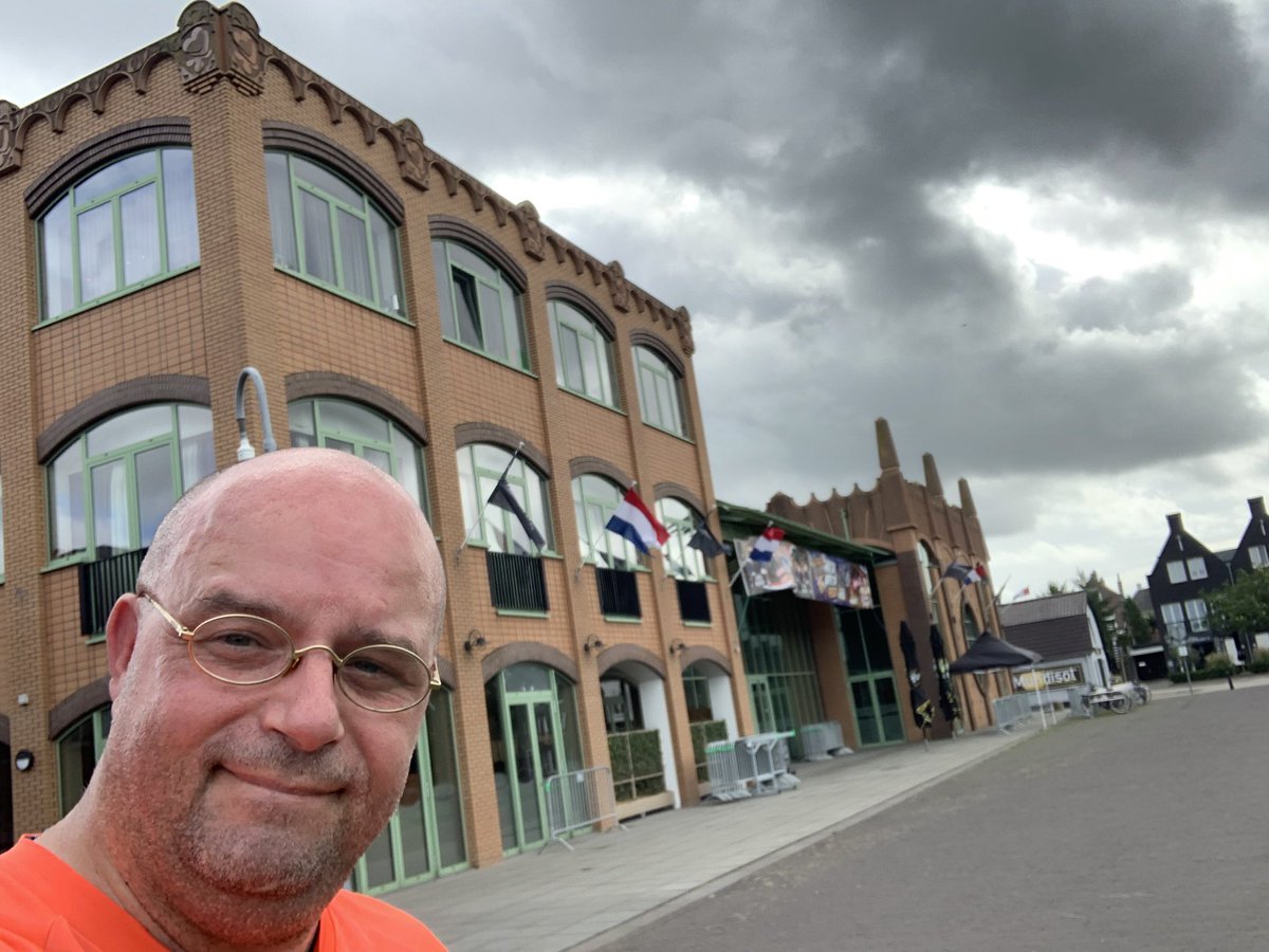 hefje's tweet photo. Bedankt @ITSANNIEVEE voor het influencen, voor het eerst in meer dan een jaar 30min achter elkaar hardgelopen. 
Wat dat aangaat is hardlopen wel ideaal: het stelt je in staat, in je eentje af te zien.
#groteblij #nevernotrunning #hardlopen https://t.co/v43qGO9Uel