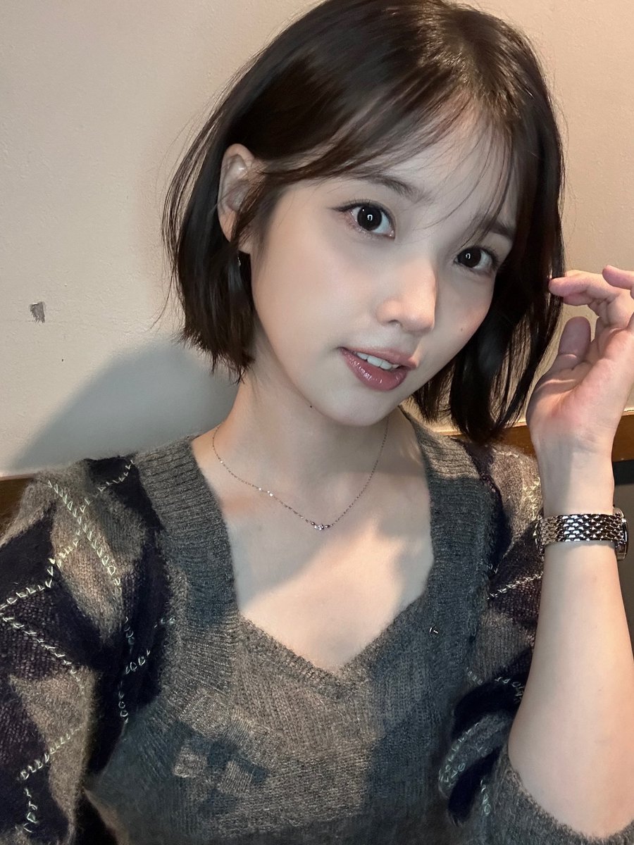 wlrmaeun's tweet photo. 단발 진심 최고다🥹 https://t.co/iQMGEmIszi