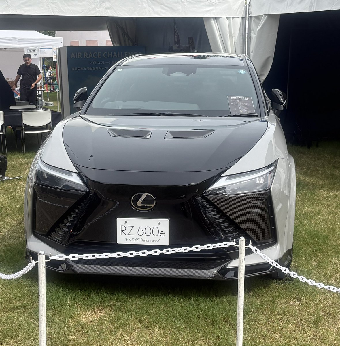 _nunu_625's tweet photo. 栄の久屋大通公園とオアシス21がアジア競技大会1色だった！！かっこいい車が展示されてて写真撮ったよ～🙌 https://t.co/TI8r6gXHO8