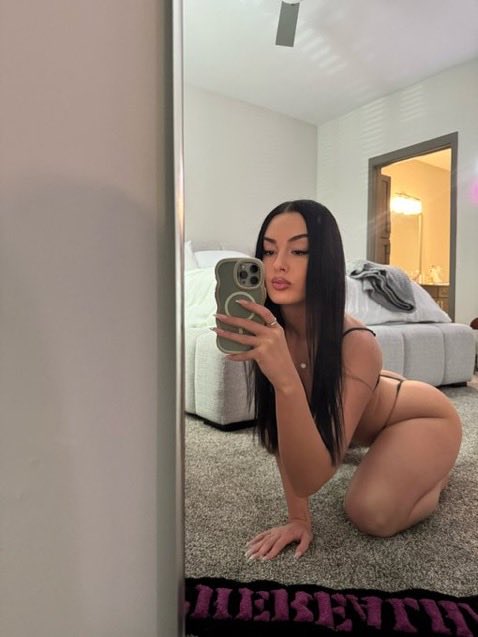 Chichaiiley's tweet photo. bored 🥱 New Carrollton Md 📍#Dmvfreaks #Dcfreaks 
#Mdfreaks #Mocofreaks https://t.co/13gRFe8rFF