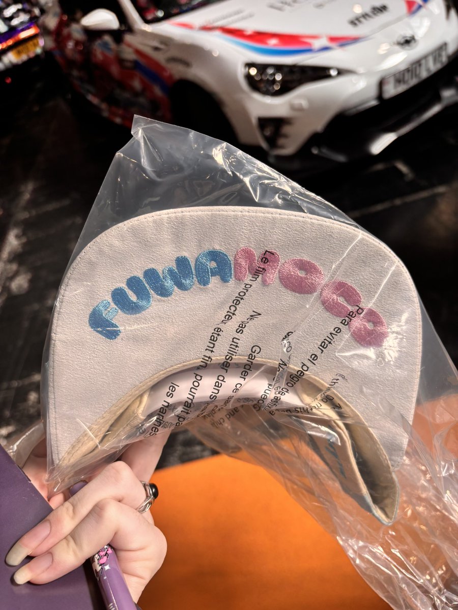 OnlyK_isaak's tweet photo. #vexpo2026 I found this!! If you lost it, let me know exactly where and send me a photo (we can arrange a meeting point!!) Otherwise, I’m not sure if the artist has a booth here, but I can bring it back to them!! https://t.co/WwbxVPUgFy