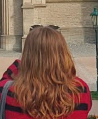 luv_m_isa's tweet photo. So this is how my hair looks like from behind? I cant believe it, my bf lowkey made me feel like I have birds nest https://t.co/8rw31g4uzA