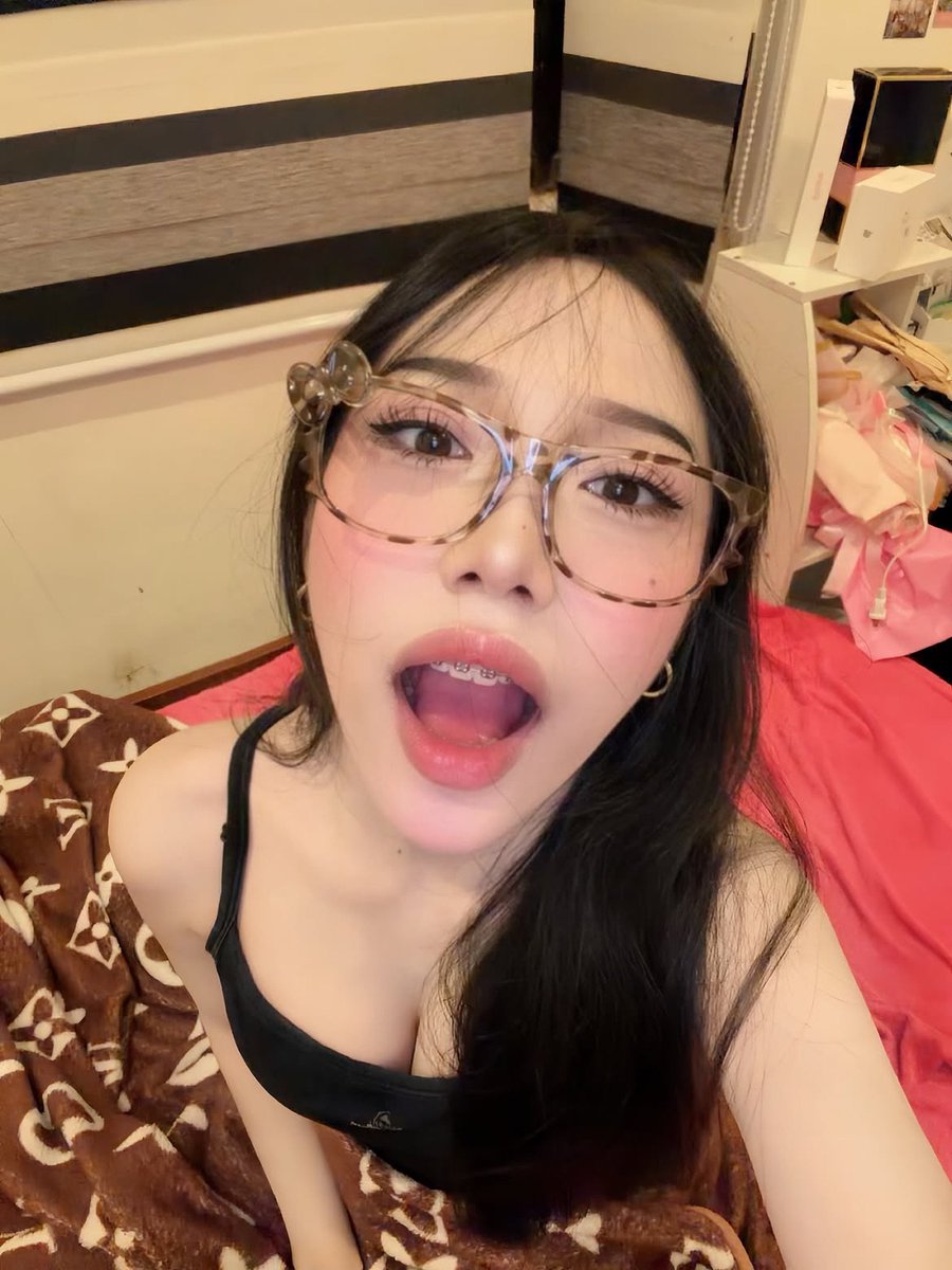 kitsukiisena's tweet photo. Those plump lips are begging to be used, look at her mouth open and ready to catch every thick rope of cvm all over that pretty little face https://t.co/Kv8qRGI9hb