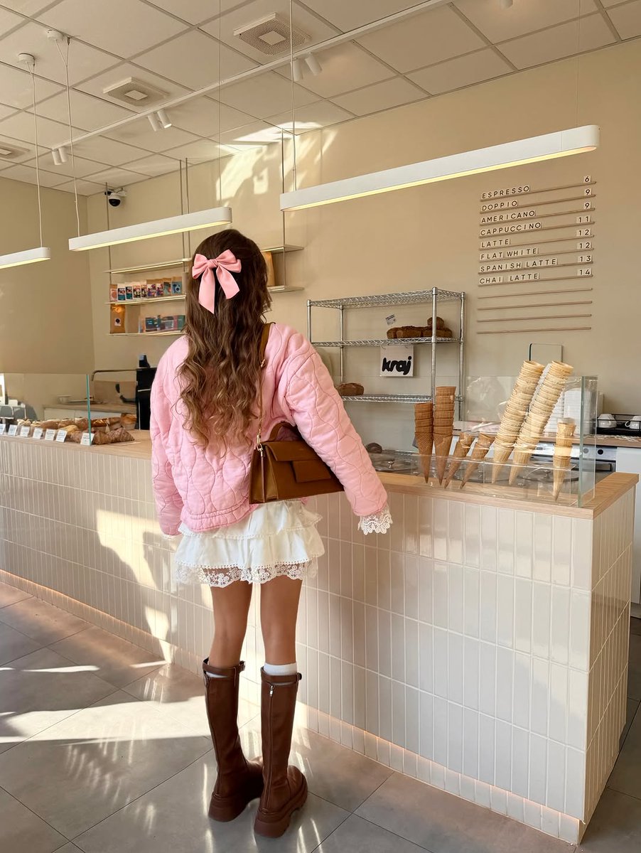 endzel_de7b's tweet photo. Hello April 🩷🩷🩷

pink jacket, oot, cute, princess vibes, spring vibes, pink, cottage core https://t.co/AkEgqxsnKD