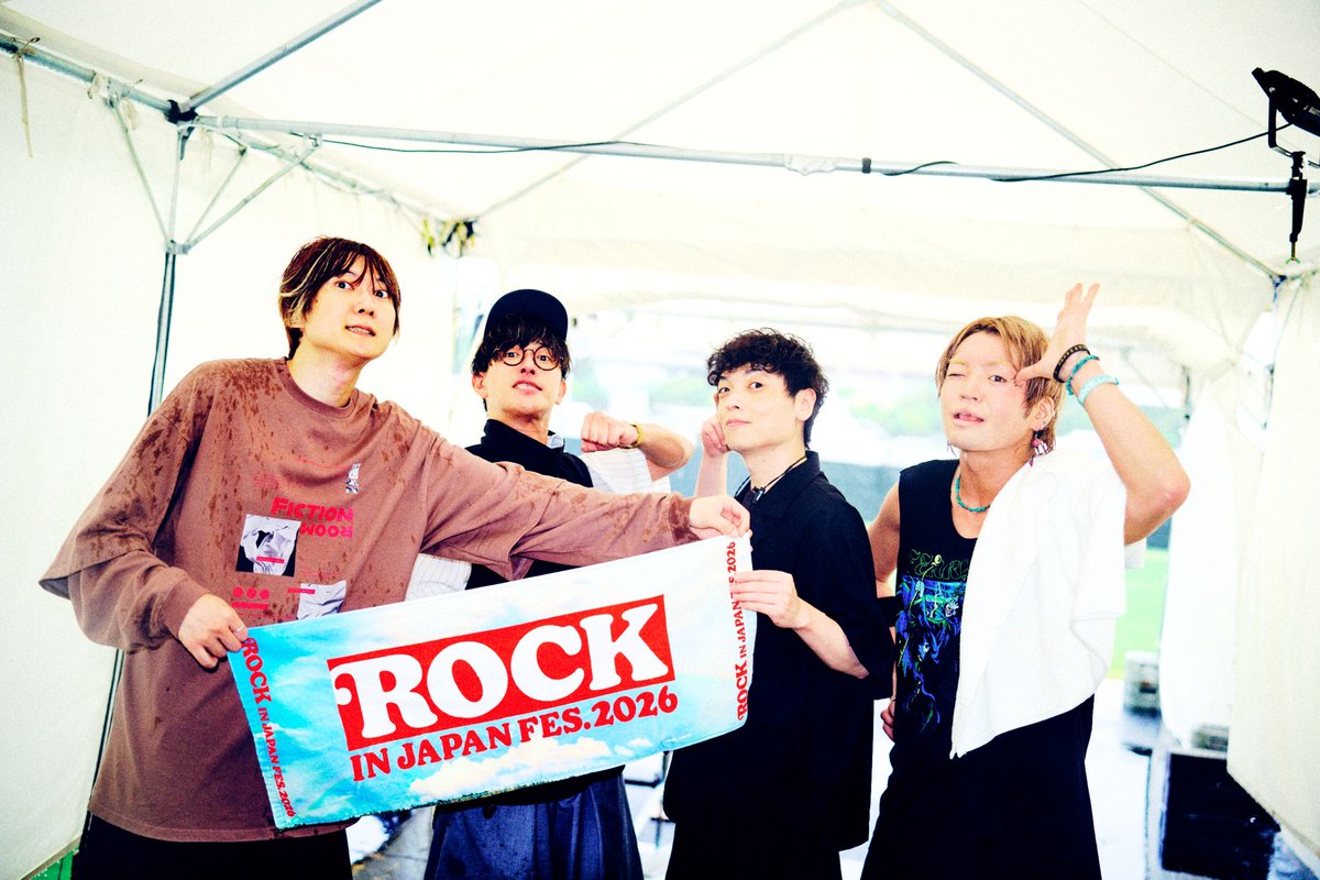 BLUEN_official's tweet photo. 【ロッキン終了！】

ROCK IN JAPAN 2026
@ 蘇我スポーツ公園

雨の中見てくださった皆さん、ありがとうございました！💙☂️
あたたかくしてかえってねー！😌

ワンマンツアーもまってます！🚩
https://t.co/Pie6c1sK4m

📸 @hamanokazushi 

#ロッキン https://t.co/sVxs2J5JpQ