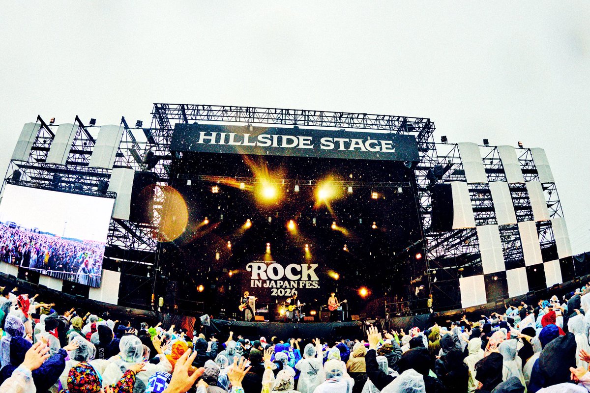 BLUEN_official's tweet photo. 【ロッキン終了！】

ROCK IN JAPAN 2026
@ 蘇我スポーツ公園

雨の中見てくださった皆さん、ありがとうございました！💙☂️
あたたかくしてかえってねー！😌

ワンマンツアーもまってます！🚩
https://t.co/Pie6c1sK4m

📸 @hamanokazushi 

#ロッキン https://t.co/sVxs2J5JpQ