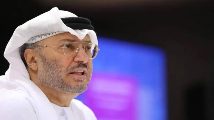 أنور قرقاش: يمثل التوجه الاستثماري والتنموي والإنساني للإمارات تجاه القارة الأفريقية قصة نجاح متميزة. فقد أدركت الإمارات مبكراً أن العالم يتغير، وأن التواصل مع أفريقيا وبناء الشراكات معها لا ينبغي أن يمر عبر البوابة الأوروبية والغربية.. واليوم، يتجاوز حجم التبادل التجاري السنوي بين الإمارات والقارة ١٠٧ مليار دولار، فيما تقترب الاستثمارات الإماراتية فيها من 150 مليار دولار.. نجاح آخر لسياسة إماراتية تنوّع الشراكات وتعمّق التعاون وتبني جسوراً مباشرة مع عالم متغير. #صحيفة_الخليج 