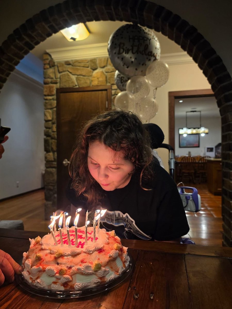 bobzimmermp's tweet photo. Happy 13th Birthday Maya 🎂🎉🥳❤️❗️

Keep praying for Maya and her family all🙏 

#prayformaya https://t.co/2FOxxdBRuM