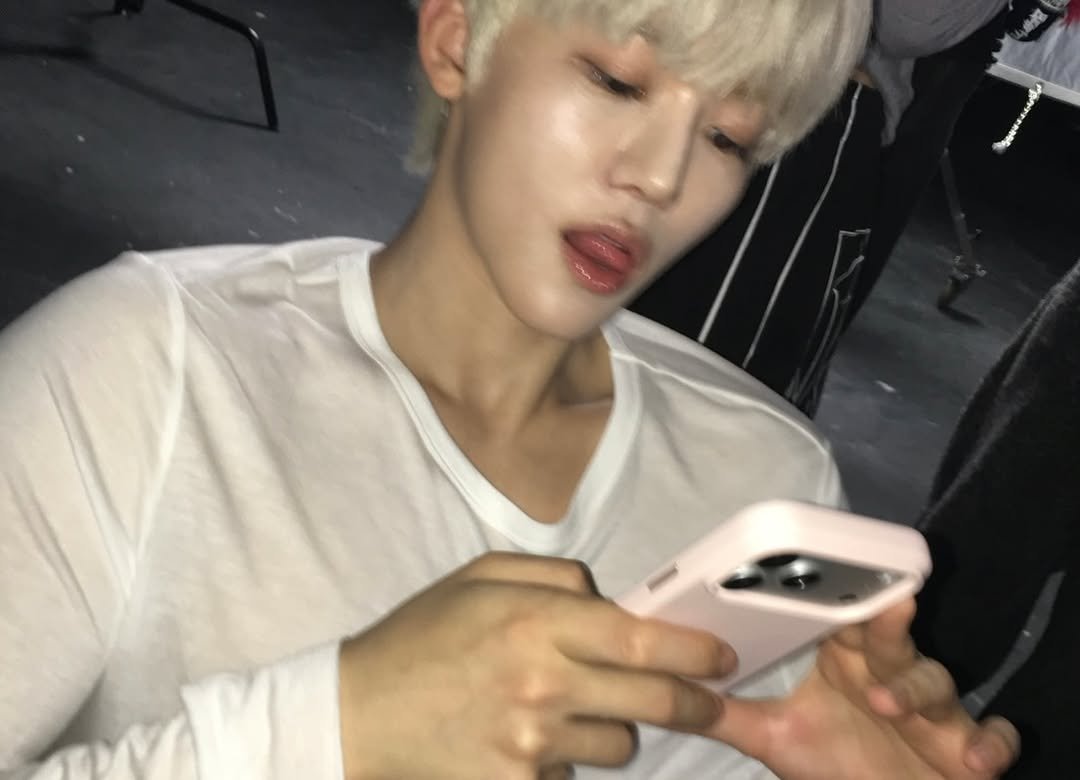 threejxmin's tweet photo. จะว่าไปแล้วก็เขินอยู่เหมือนกันเนอะ >< https://t.co/nIVzFchWlX