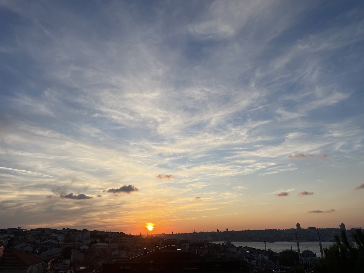dnyagrisi's tweet photo. Yine batıyoruz. https://t.co/OT0sdKiZhW