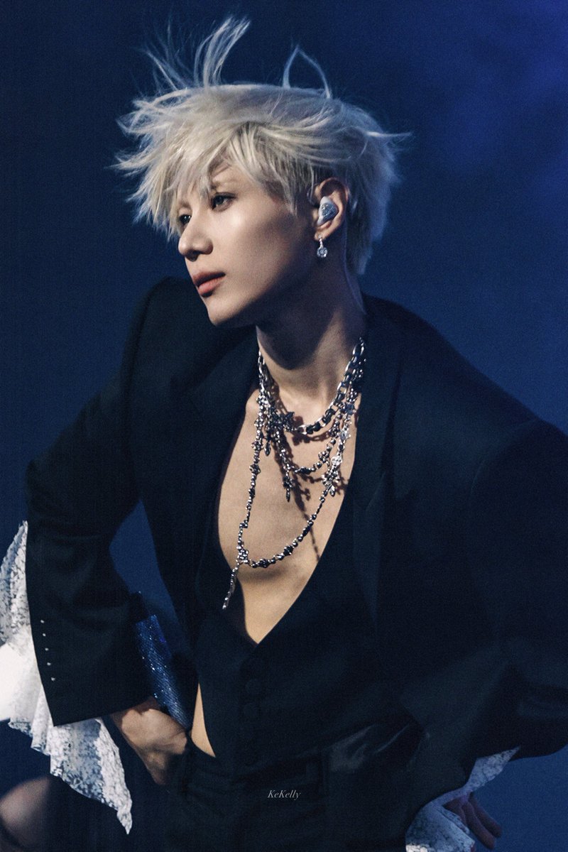 Kekelly0529's tweet photo. 260920 LiMiNaL Day3
Gaze from the hell

#TAEMIN #태민 #泰民 #テミン https://t.co/ziACQS3aKG