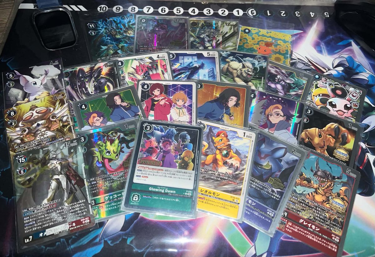 PoomwitJ's tweet photo. DCG LCQ in Thailand
Deck Glowing Dawn
R1 Alter-S - @DTCGReview ✅
R2 Chrono-@Kurova1990✅
R3 Jupiter-@PorBlitxer ✅
R4 Ragnamon-@BenjaminThaver  ✅
R5 Imperial-JJ ✅
R6 TS Zoo- L ❌
Top16 TB @Mezukung✅
Top8 Ragnamon Benjamin❌
#デジカ #デジモンカードゲーム #DigimonCardGame https://t.co/PzrORG7vVj