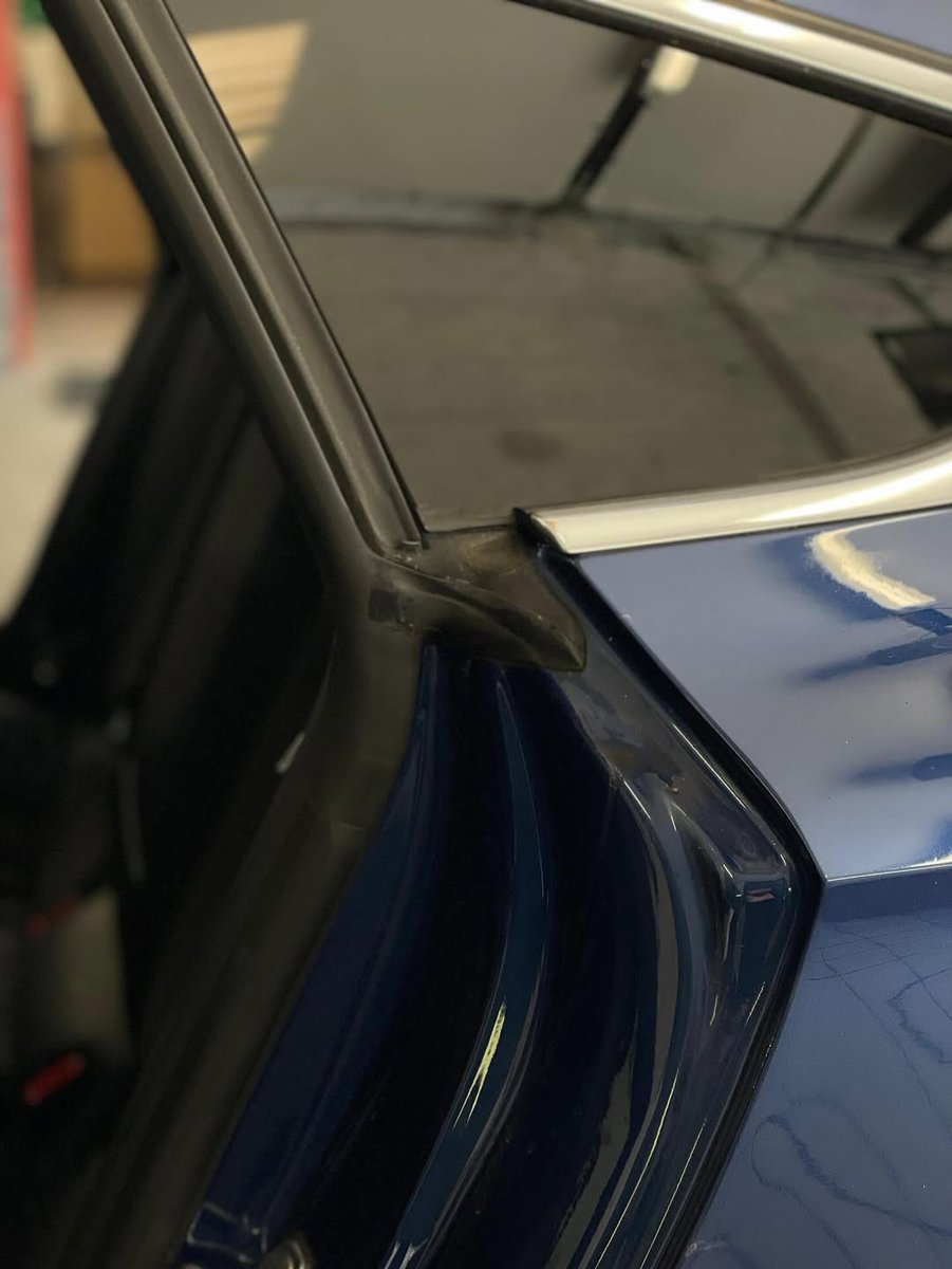 YuonneSimpzg's tweet photo. Interior detailing, paint correction, ceramic coating, paint protection, leather treatment, PPF film, window tinting, headlight tinting https://t.co/vVBWsKmQgG
