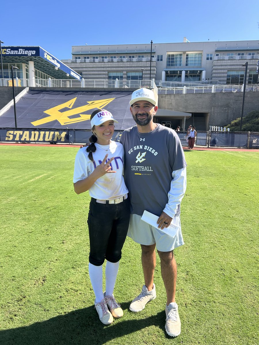 KenleyPierce_29's tweet photo. Thank you, @UCSDsoftball , for an amazing camp! I loved touring the campus, competing, and getting valuable feedback from your coaching staff. Thank you for a great experience! Go Tritons! 🔱💙💛 @UCSD_CoachP  @UnityNulick2028 https://t.co/eqW1vyvKBu