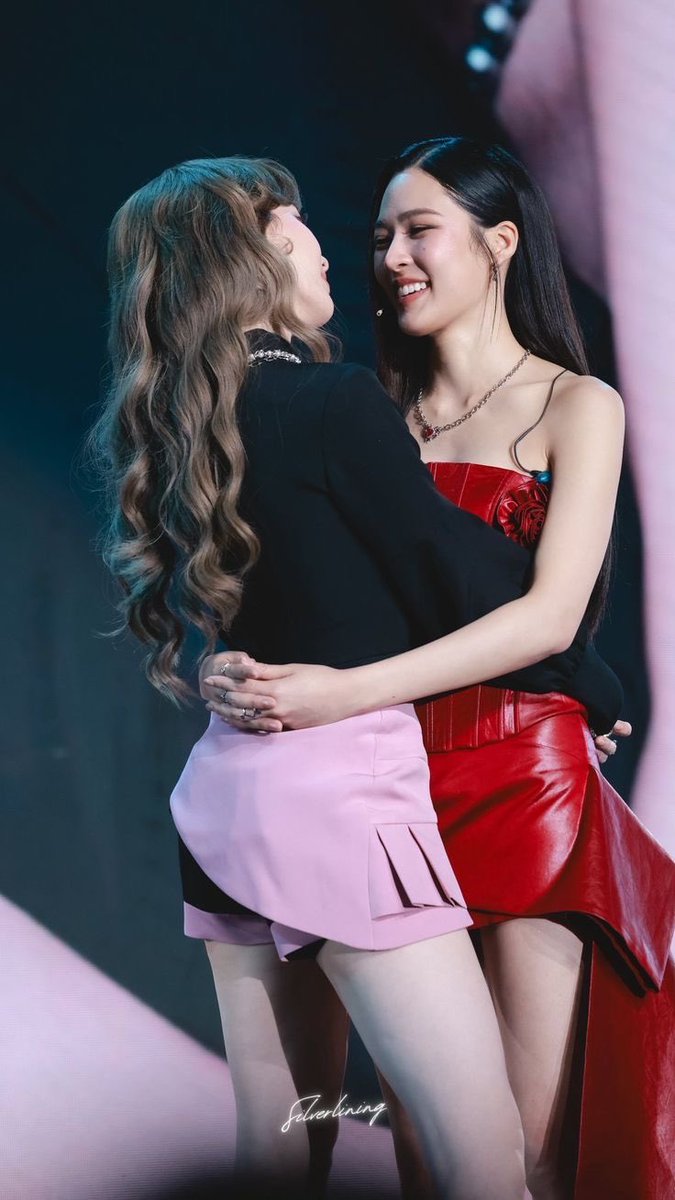 DAWNlingorm's tweet photo. that fanmeet was on another level https://t.co/jPBH0LgyzC
