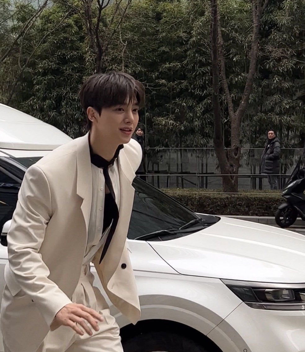 xx_sjsj's tweet photo. 내가 봤을때 얘네 안 헤어졋음 계속 이러고 살았어 https://t.co/NCkfBR6q0j