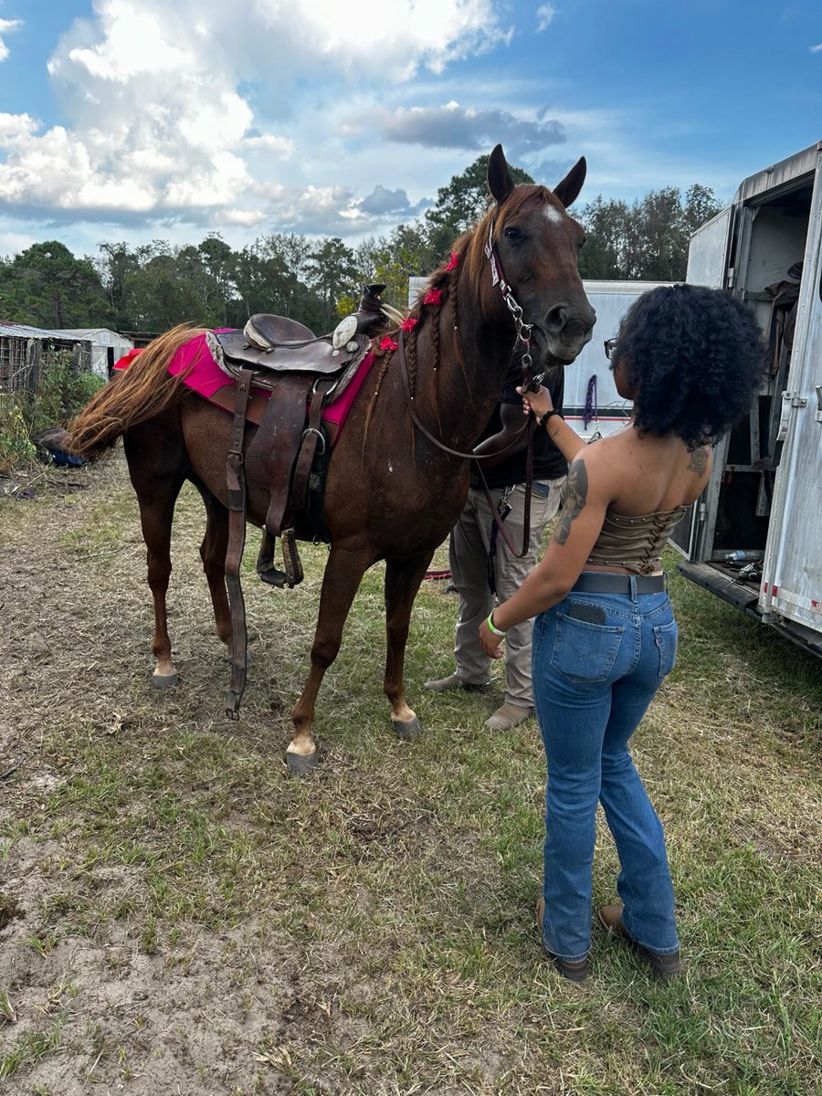 x_nitoria's tweet photo. 🤎😏#trailride https://t.co/pcGxdBaKRn