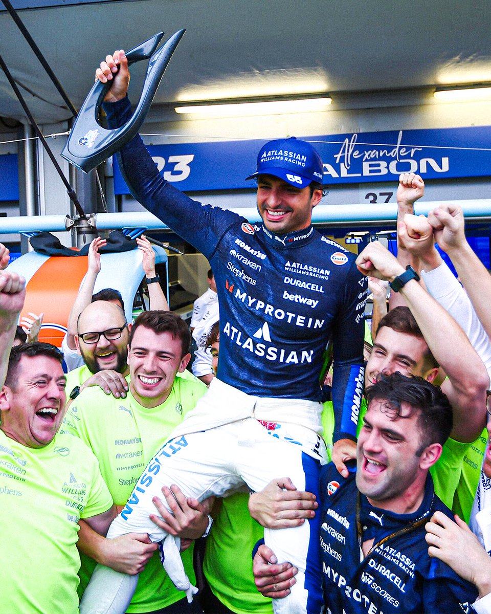 SkySportsF1's tweet photo. Carlos' podium last year 💙 https://t.co/amD5epTWQZ