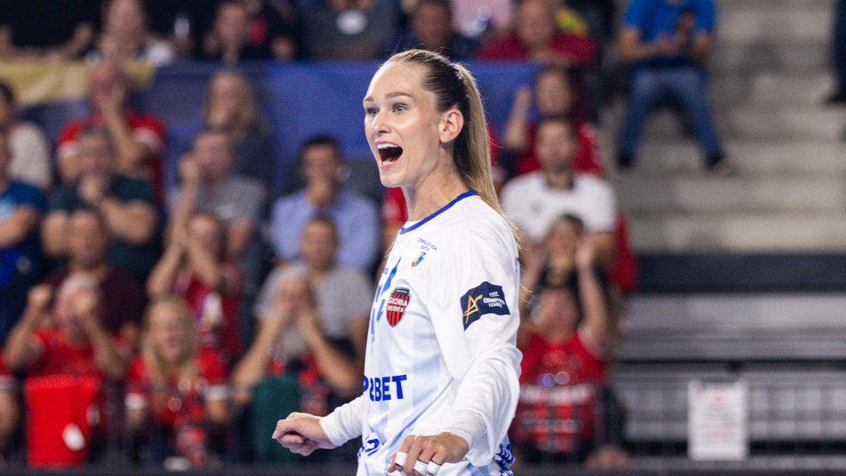 ehfcl's tweet photo. Gloria lead by two heading into the closing stages of the MOTW 🔥

#ehfcl #CLW #handball https://t.co/MDQ5cNoLeI