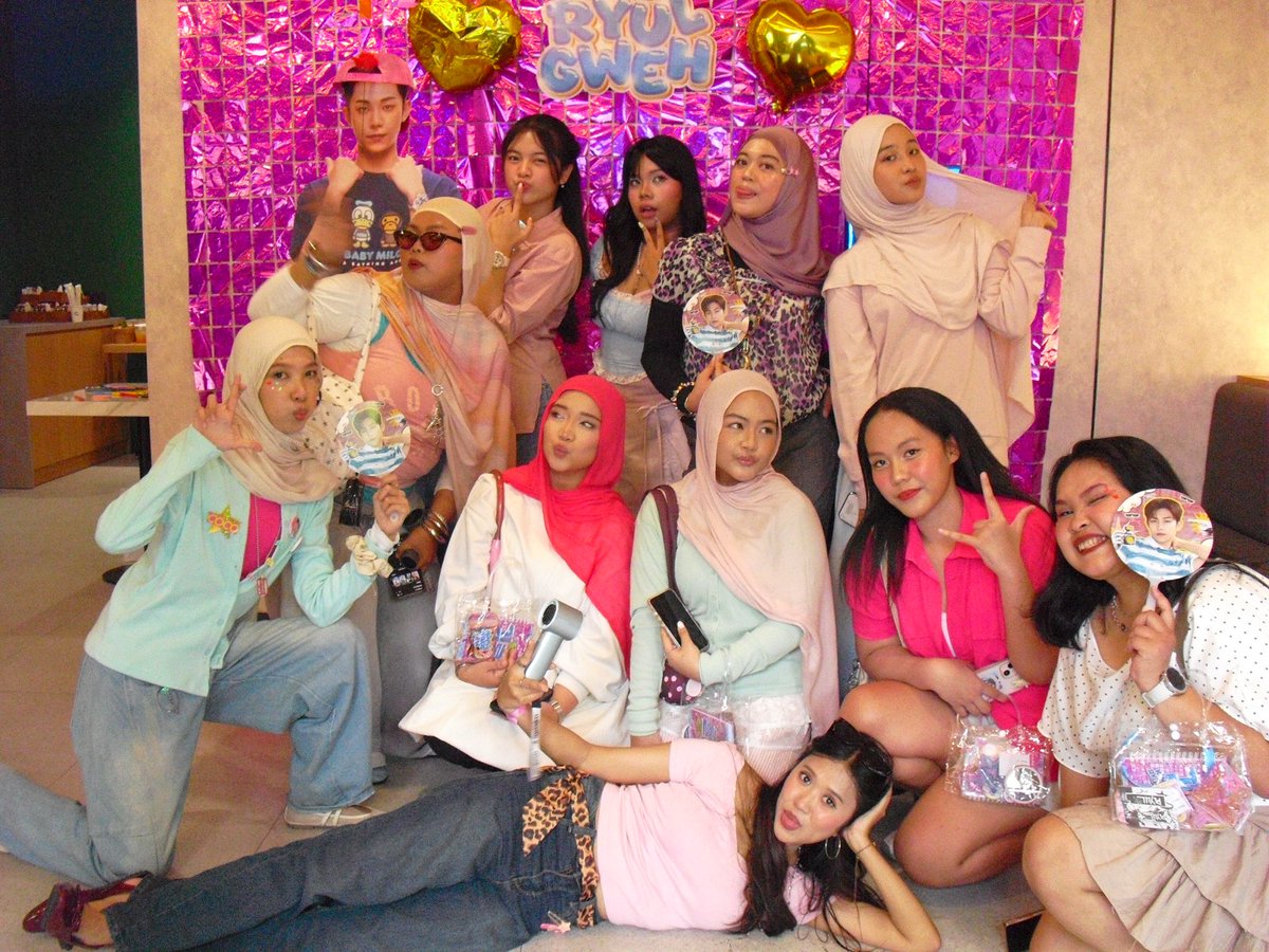 prodbykimryul's tweet photo. #CENTRYUL sesi 3!! so fun ๐ฅน๐ฉท๐ฉท https://t.co/CGLrVWgz0K