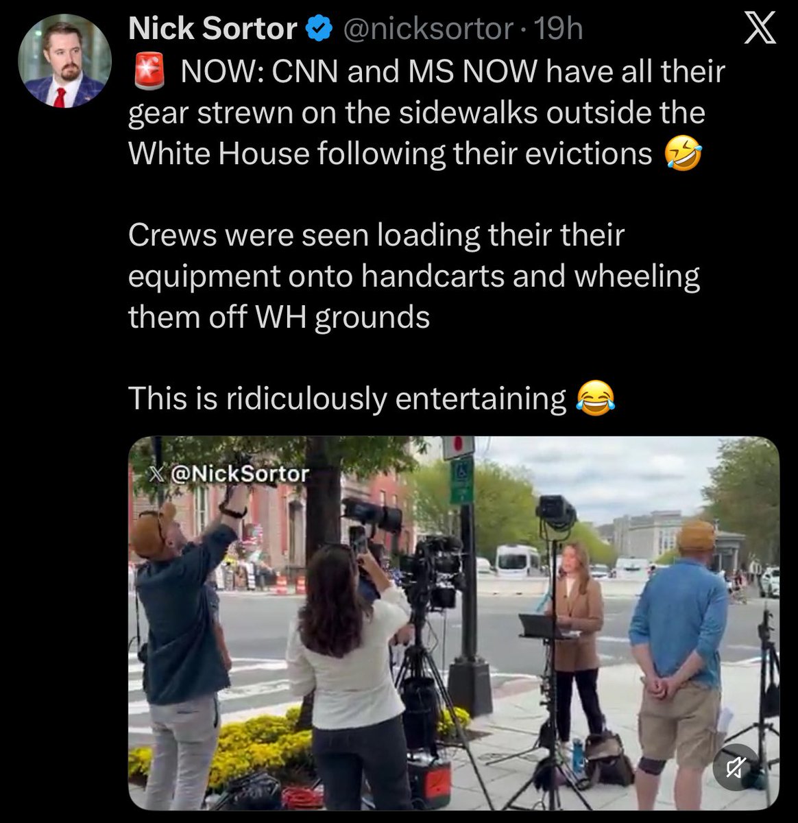 aintscarylarry's tweet photo. MAGAs are spooging in their pants over their convicted felon and child-raping pedophile cult leader shitting all over the Constitution and banning CNN, MSNOW, and Politico from the White House. If you support this, you are no “patriot.” You are pro-fascism and a goddamn traitor. https://t.co/3NYJd04tuQ