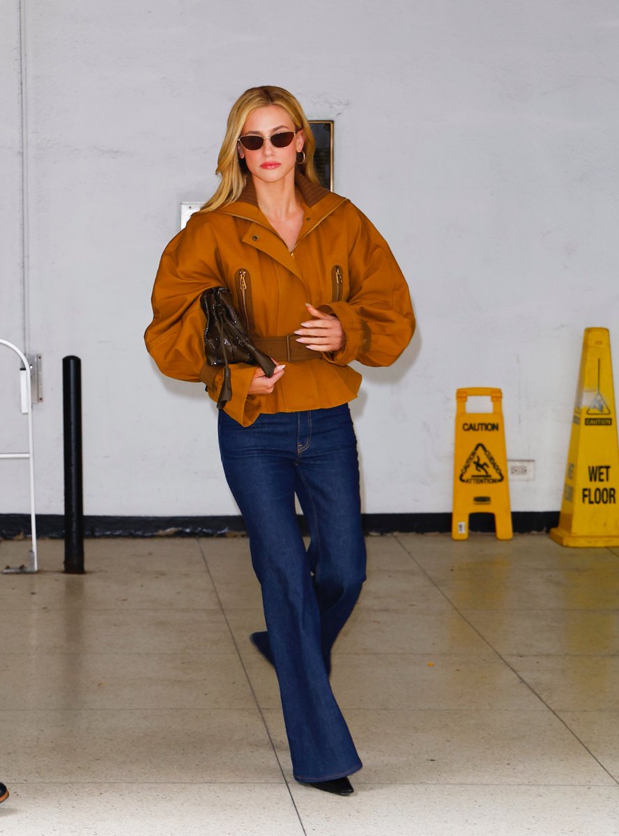 cloud9_2025's tweet photo. Lili Reinhart in NYC (9.16) https://t.co/cXFyhDhWOu