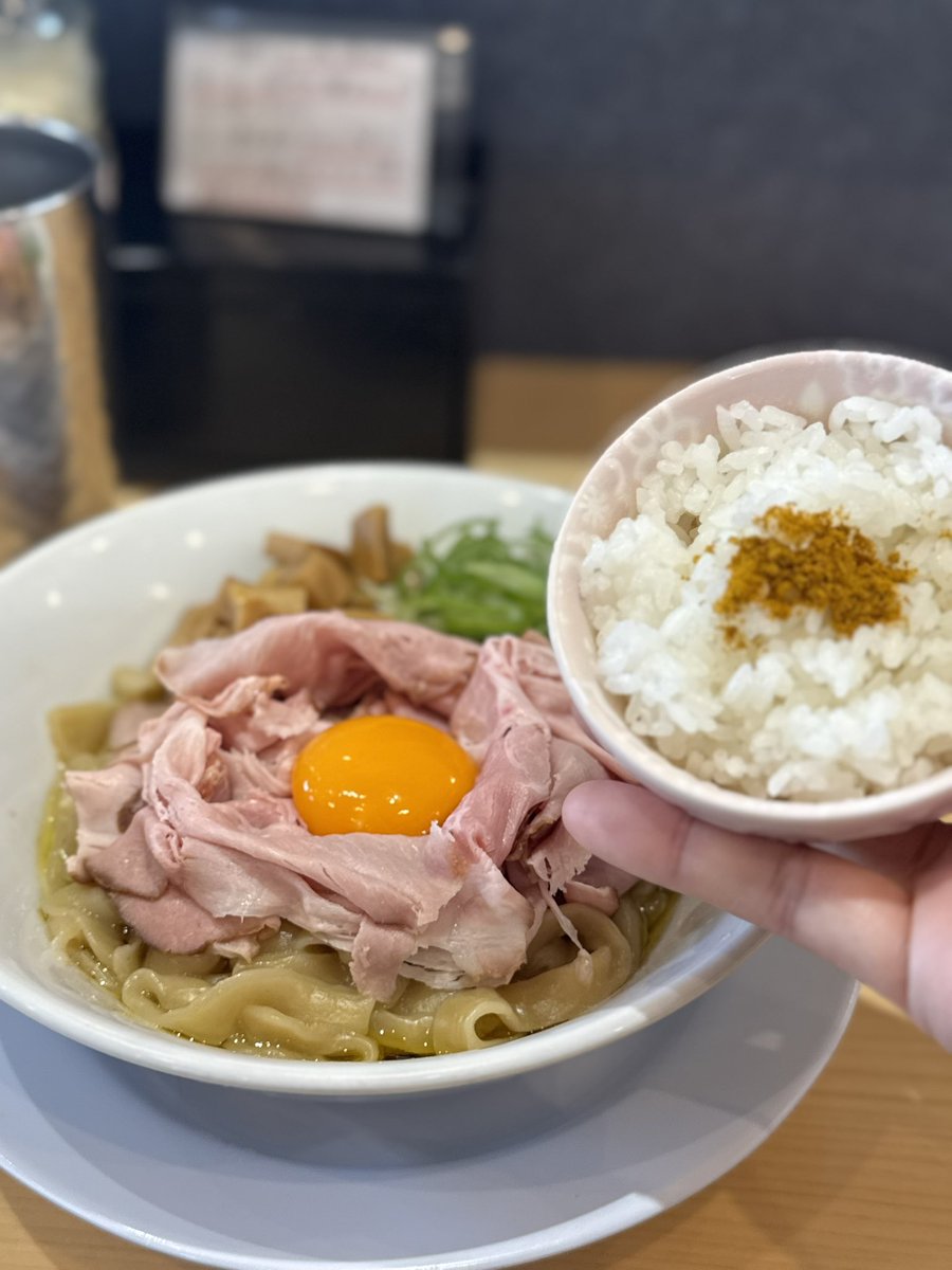 yuimaru_cafe's tweet photo. 21日より
【和牛台湾あぶらそば】【結まるあぶらそば】
販売再開します！
21日(月曜日)
11:00~14:00Ｌ.Ｏ14:00 夜休み

22日(火曜日)
11:00~14:00Ｌ.Ｏ14:00 夜休み

23日定休日(水曜日)
結まるテレビ放送予定
東海テレビニュースONE18:00台予定

24日(木曜日)から
通常営業 https://t.co/tQAsFuZK80