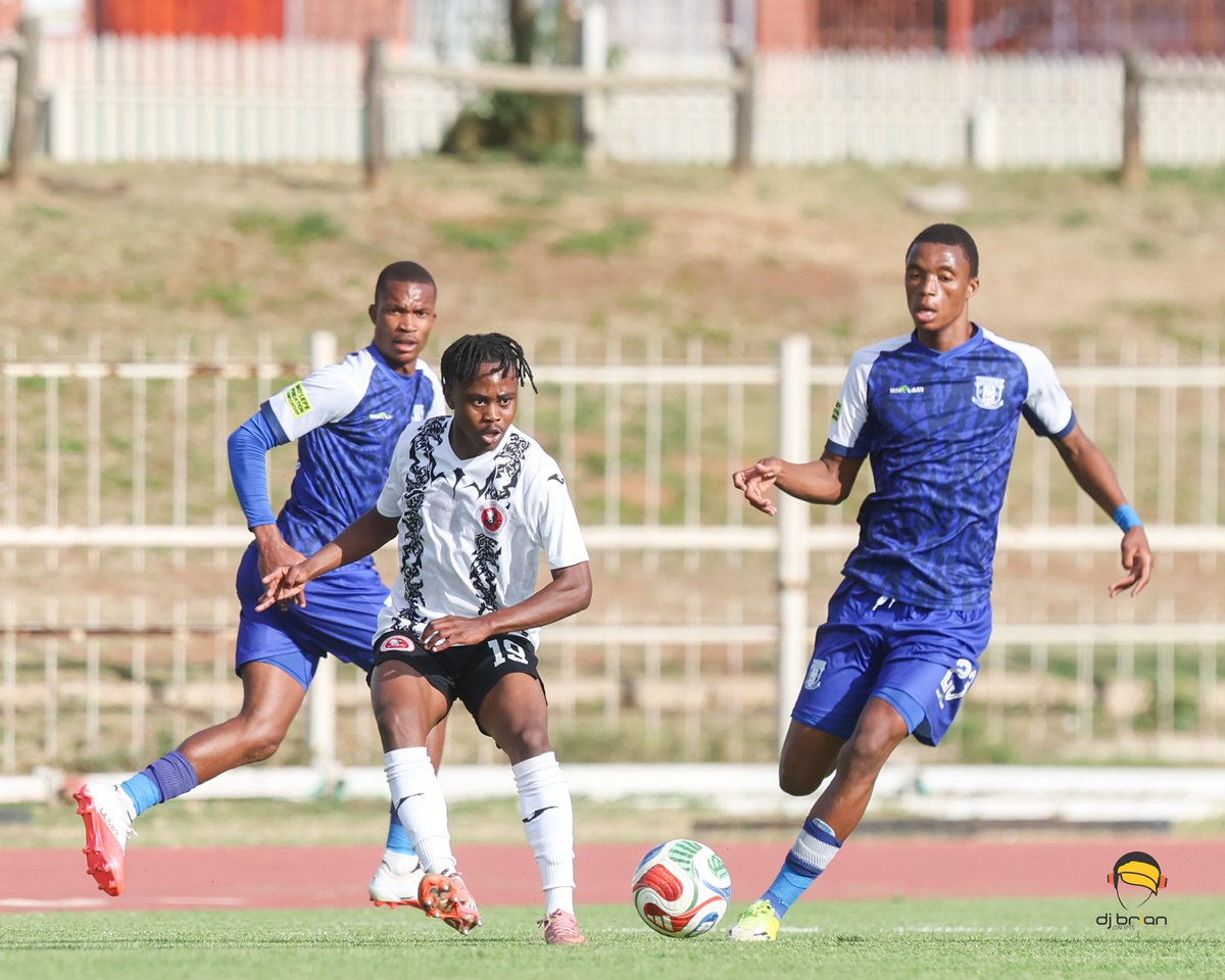 Djbrianrikhotso's tweet photo. Update from Old Peter Mokaba Stadium 🏟️
FT:
@magesifc 1 VS 1 @hungry_lions_fc
#NFD
📷 @djbrianrikhotso #Anihupi https://t.co/BjqabR7ZDn