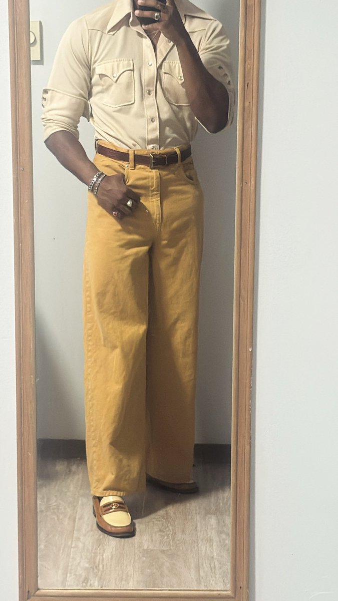 chrisskillz84's tweet photo. 70s inspired fit 
Vintage cowboy western pearl snap shit Uniqlo Marni trousers vintage Gucci loafers vintage brown belt https://t.co/GvM1duMQ7I