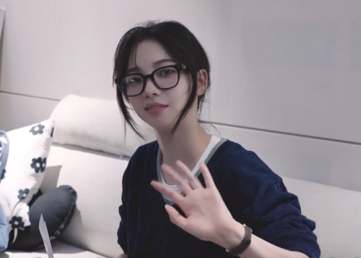 carlcoulate's tweet photo. #jiminjeong https://t.co/p0WqX2169j