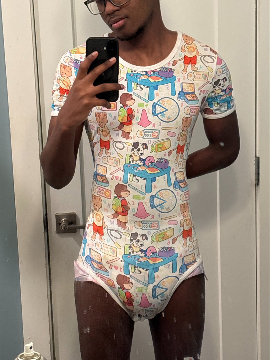 thepaddedmars's tweet photo. Absolutely love @OnesieDownunder’s onesies #abdl #abdlboy #diaperboy https://t.co/FQu3kvW6hA