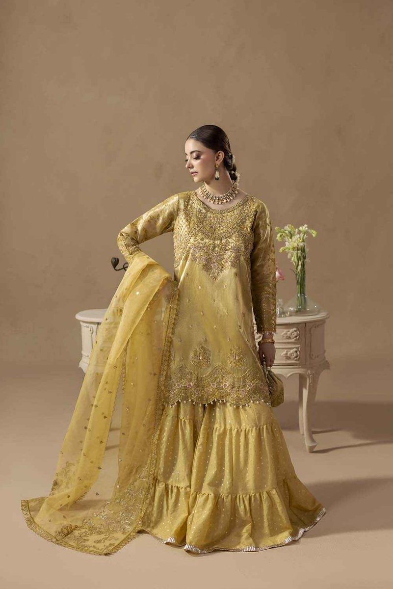 Dream_Fashions's tweet photo. Warm saffron glow for formal evenings ✨

Saffron PRET | ZR-2645 — ₨ 11,600
Shop now at https://t.co/TNzUyTEdfU

#DreamFashions #PakistaniSuits #FormalSuits #PretWear #EmbroideredSuits #PartyWear #WeddingGuestOutfit #LuxuryPret #WomenFashionPakistan #KarachiFashion #OnlineShoppingPakistan