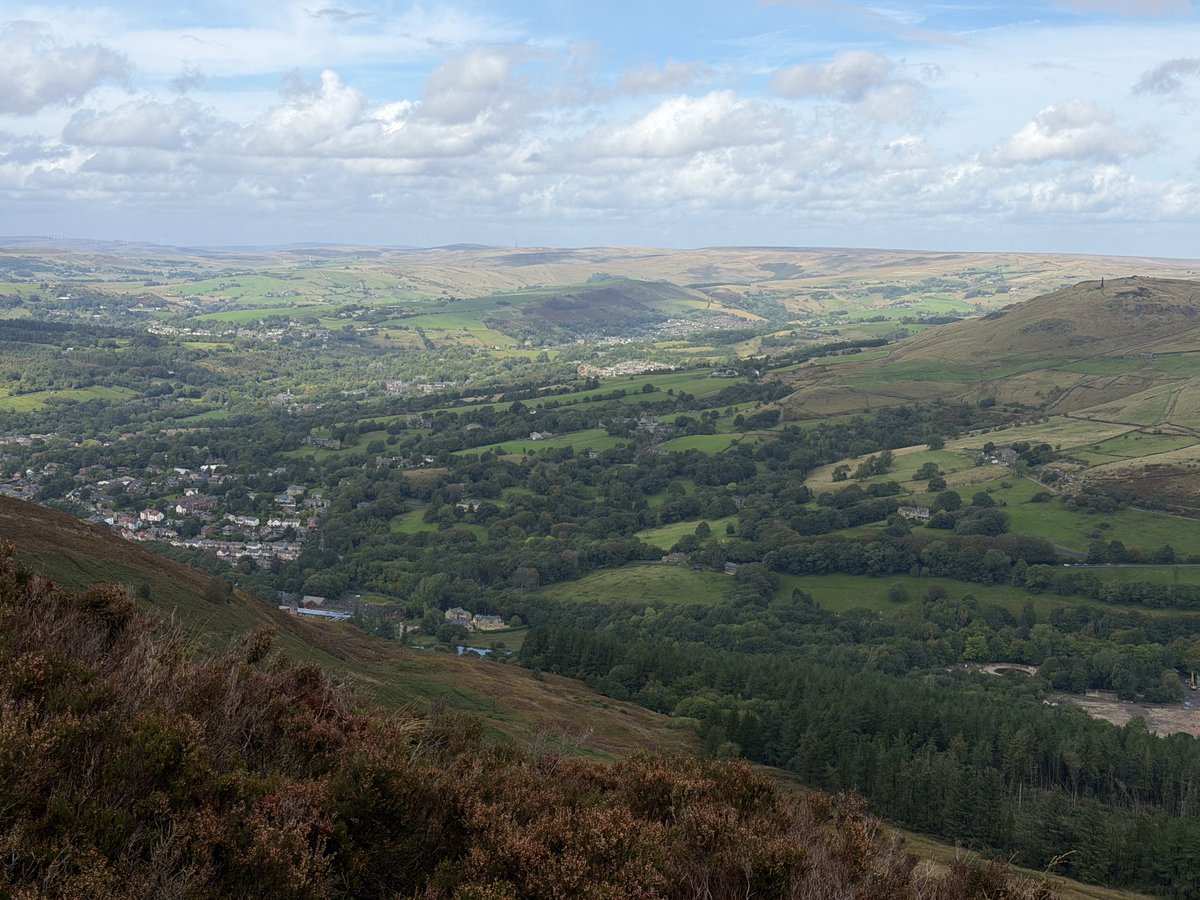 hikingshawty's tweet photo. saddleworth moor https://t.co/2tvsLNqP6L