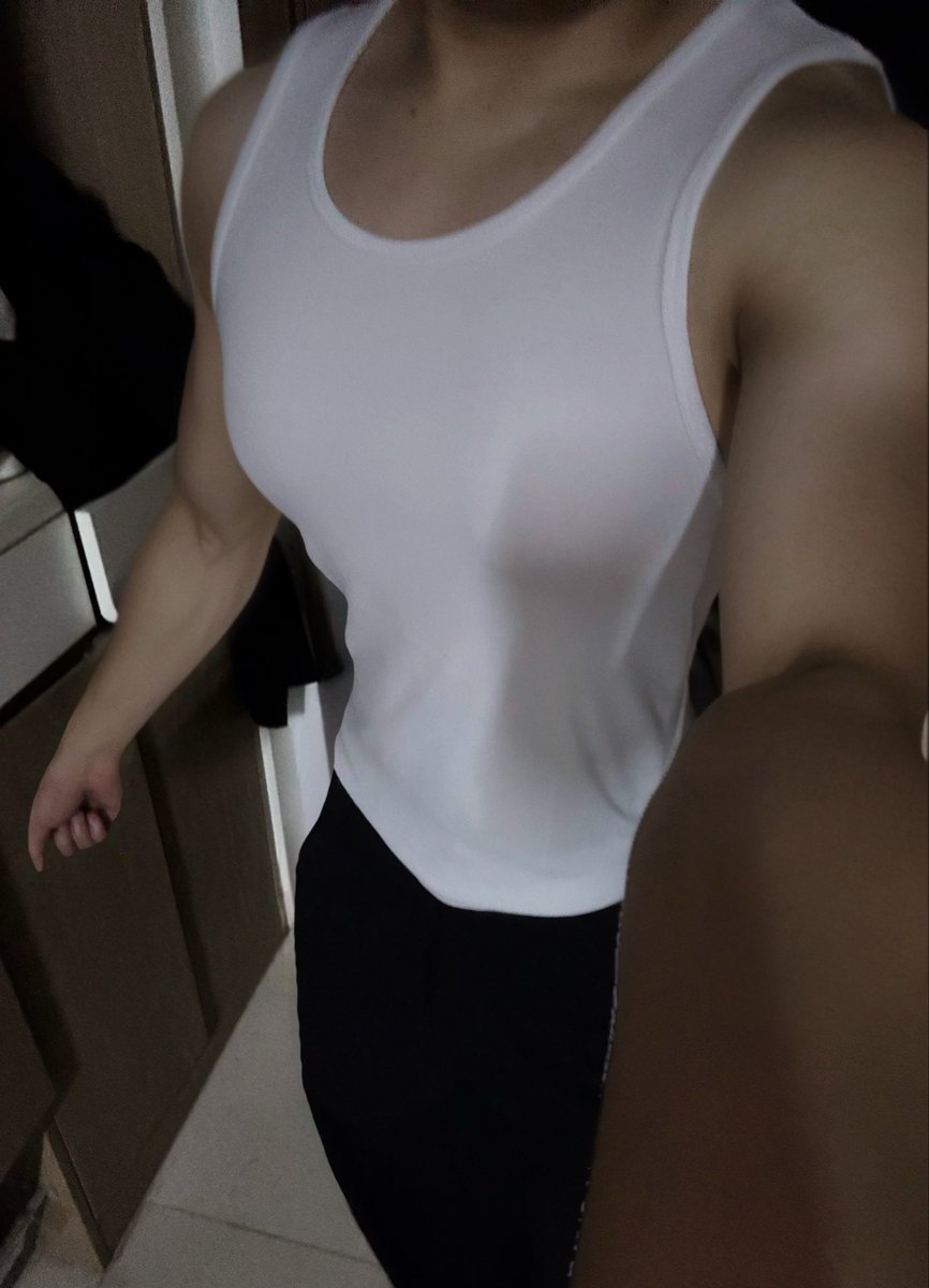 vencnetrhwk's tweet photo. 老头背心 男人最好的医美项目 https://t.co/MrCS8aSk3F