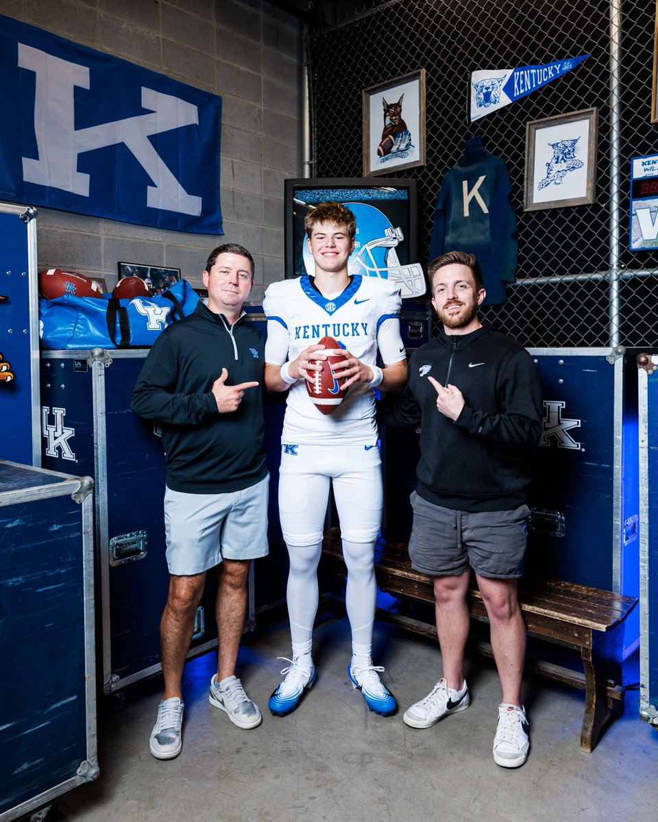 JakeNawrot's tweet photo. @CoachJoeSloan @CoachWillStein @Coach_NateD Let’s gooooo! Congrats on the huge dub! @UKFootball https://t.co/CliKzlS86D