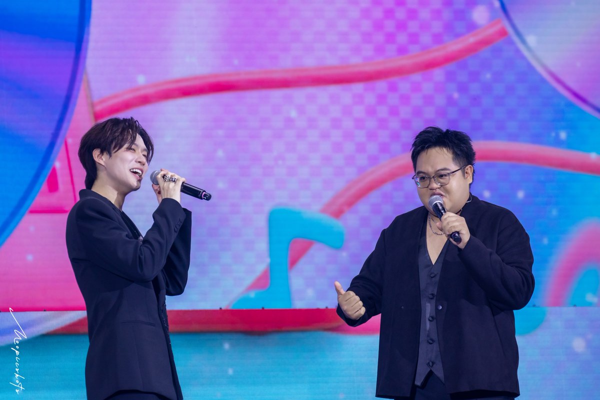 InfinityFSci's tweet photo. พี่โดมเป็นจุดเริ่มต้นของผมในการรักการร้องเพลง

THE SOUND OF BEVERTONLIEW 
#BeverTonliewFanmeeting
#bbverpj https://t.co/TtM8wkfKhq