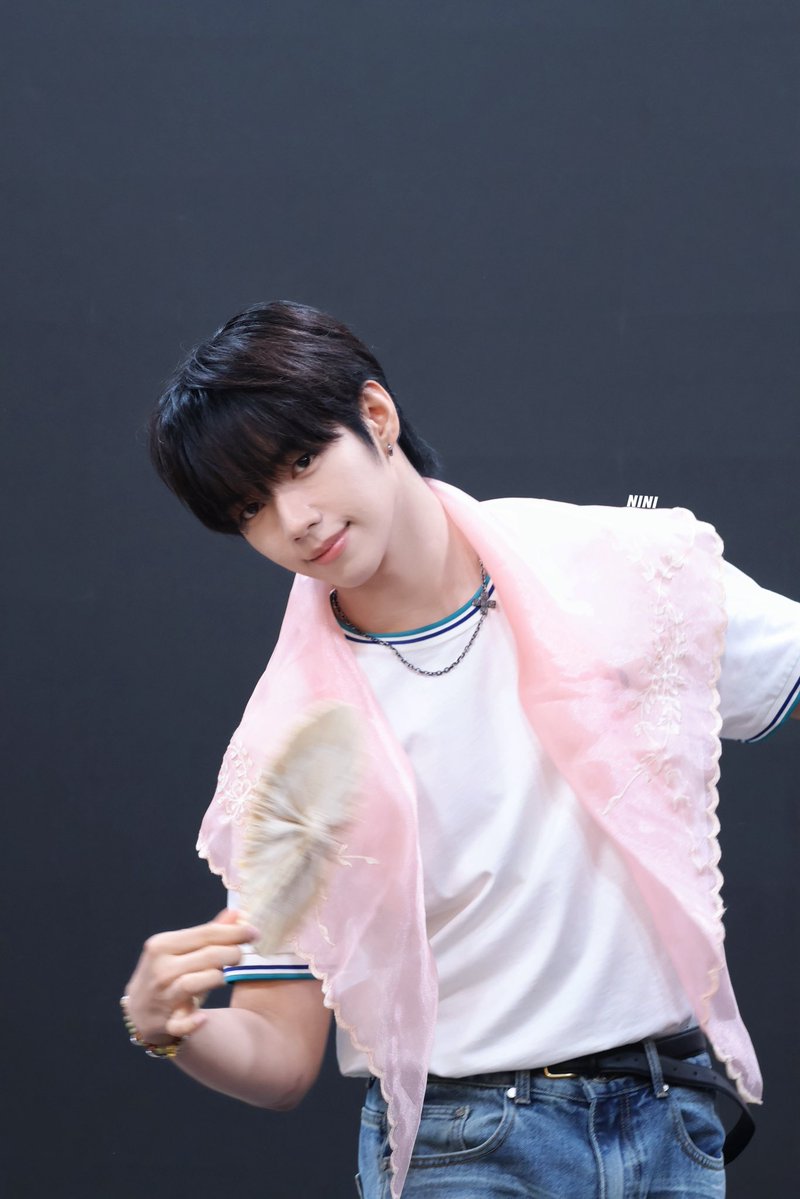 niniiny_'s tweet photo. 🪭
260920
#JL #제이엘 https://t.co/dz98OgnMFy