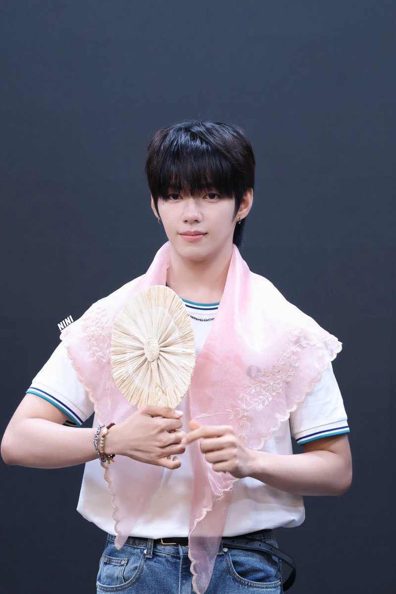 niniiny_'s tweet photo. 🪭
260920
#JL #제이엘 https://t.co/dz98OgnMFy