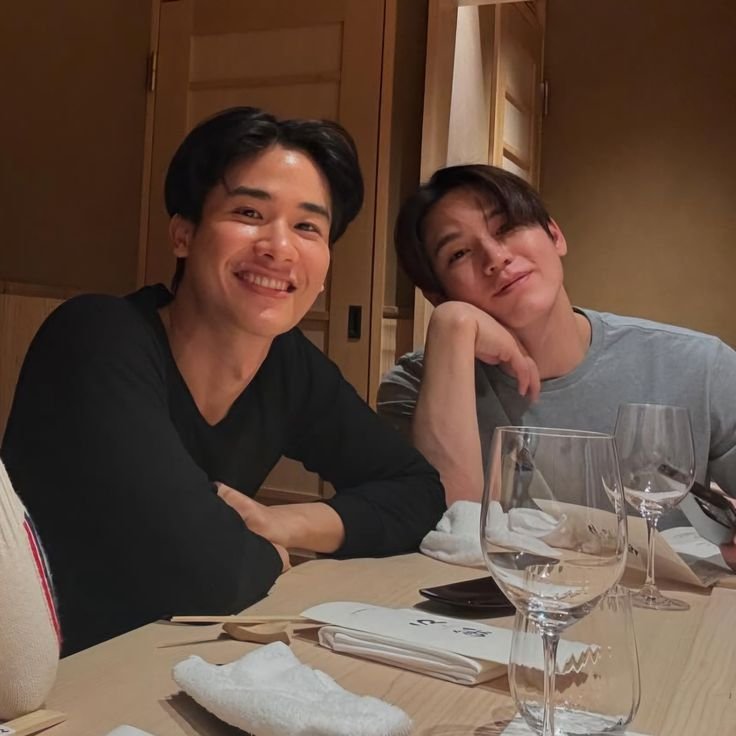 pinkyyspace_'s tweet photo. they really match each other so well✨
one’s a handsome, manly bf. the other’s a pretty, sweet, cute bf 🩷

▪︎ #เตนิว ; #taynew https://t.co/EWIYQfONE4