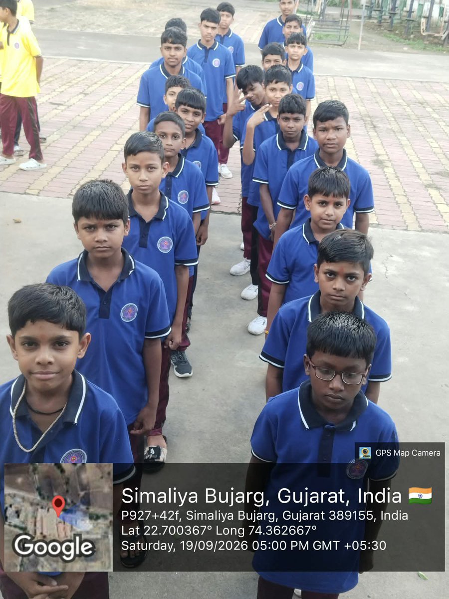 EmrsGarbada's tweet photo. Students at EMRS Garbada ( Dahod) in house dress ..let's empowering students with quality education.... empowering students with nurturing tribal value and preserve own culture... https://t.co/kaJK03hGf1