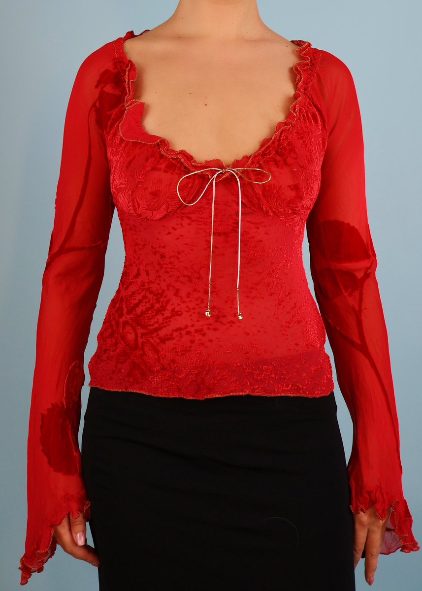 milldealss's tweet photo. vintage Roberto Cavalli f/w 1999 silk devoré velvet top https://t.co/eoXyfGzL0p