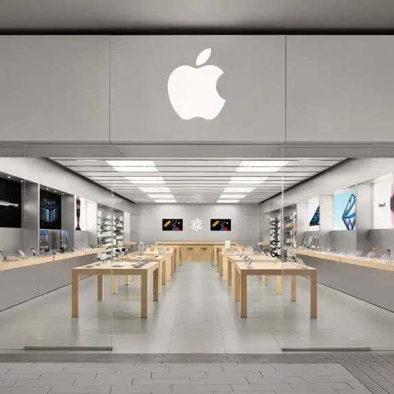 Pot_Crave's tweet photo. Robbing an Apple Store is reportedly part of a ‘STORY MODE’ mission in GTA 6. https://t.co/4NdIimVv0G
