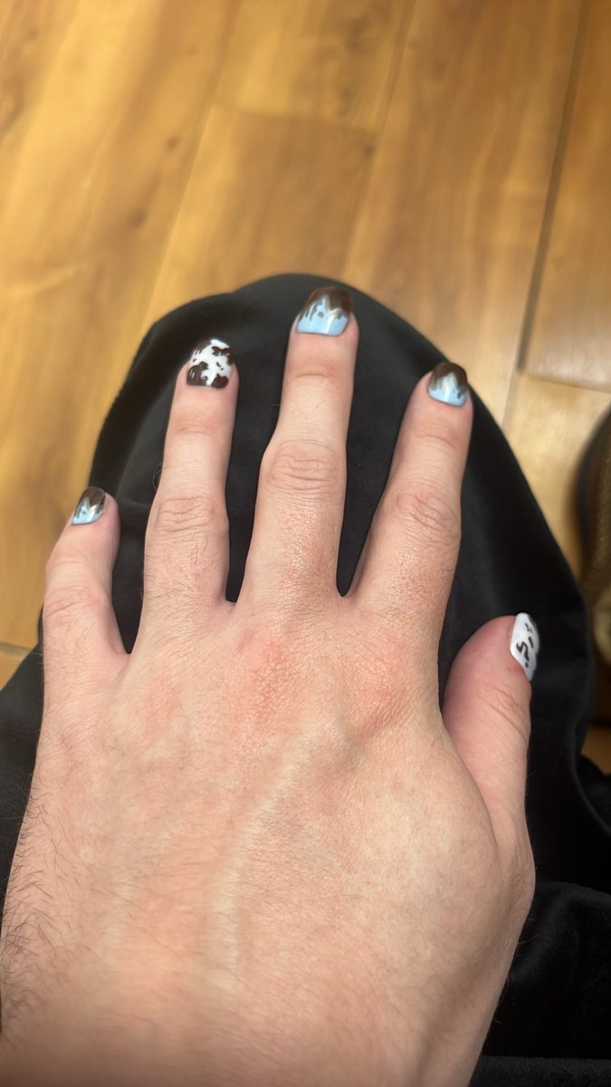 bigbluedevil18's tweet photo. thoughts on my nails 💅 yall like ☺️ https://t.co/NIabQMjW45