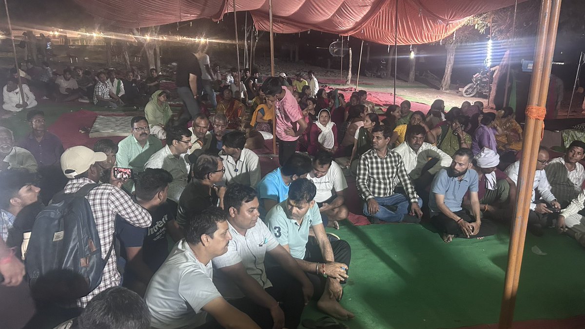 rajpur_santosh's tweet photo. हमारी आवाज स्पष्ट है—अस्थाई व्यवस्था नहीं, स्थाई बिजली-पानी समाधान चाहिए! #NoidaBijliPaniDo @PMOIndia @narendramodi @AmitShahOffice @AmitShah @rajnathsingh @CMOfficeUP @myogiadityanath @myogioffice @dr_maheshsharma @PankajSinghBJP @UPPCLLKO @NPCL https://t.co/FnVh8WjWML