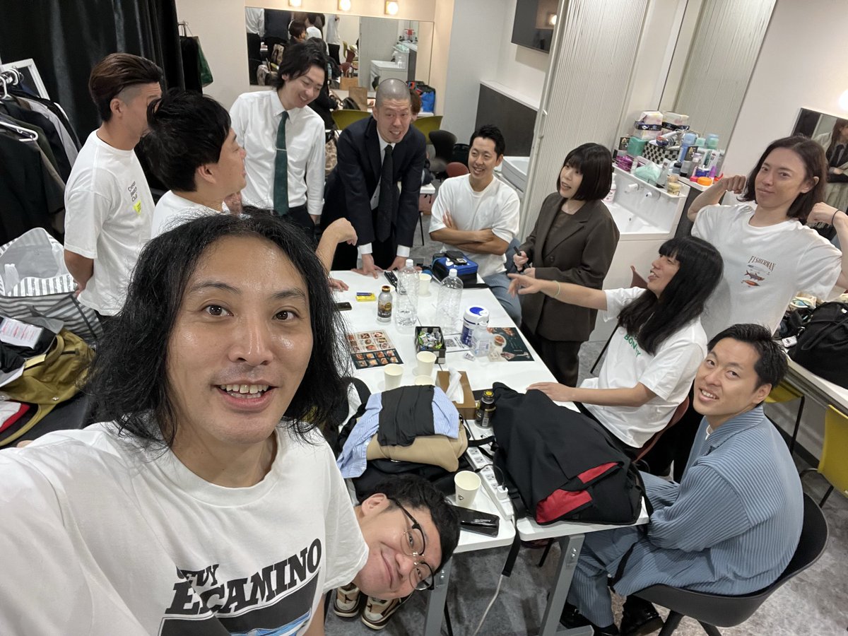 sukebakuno's tweet photo. NORA道頓堀ジャックようけ来てくれてありがとうございました！
ゲストの吉田たちさん、カーネーション、マイスイートメモリーズさん、アイロンヘッド、デルマパンゲさん、ダブルアート最高だってぜ！
昼飯でモテてるオッサン等と、それをまとめようとするカーネーション吉田を載せておきます！ https://t.co/ayt9oOh8LO